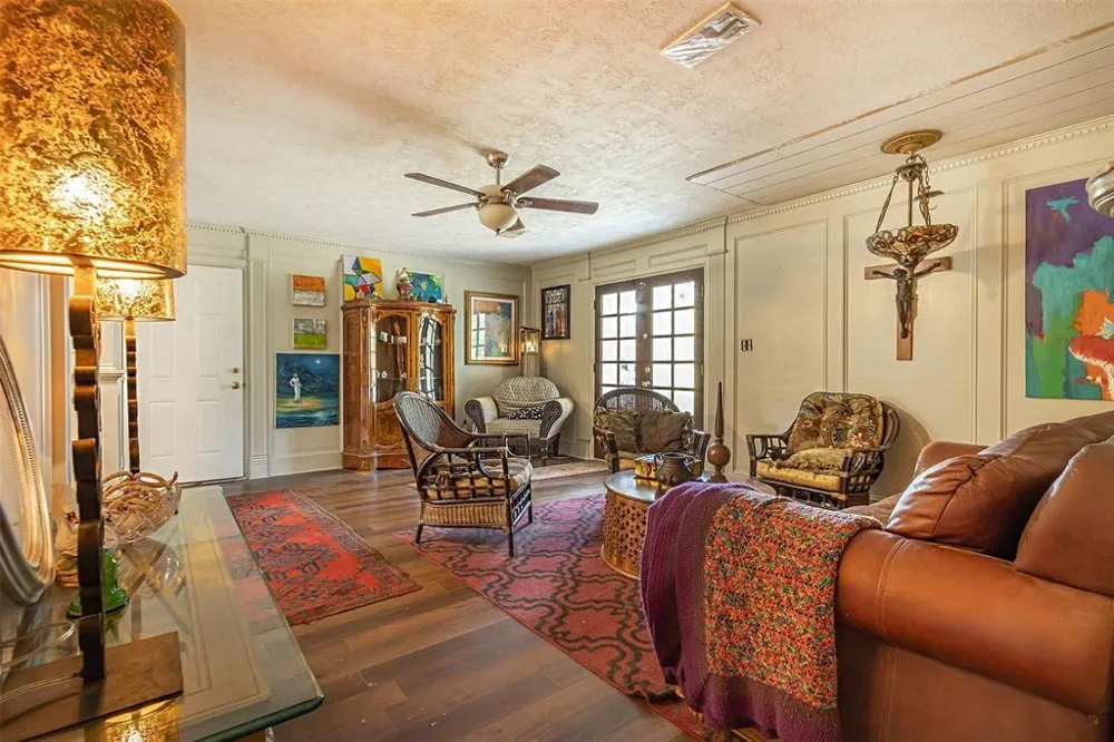 931 Trails End Drive Cleveland, TX 77328