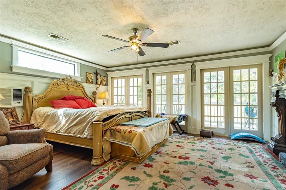 931 Trails End Drive Cleveland, TX 77328