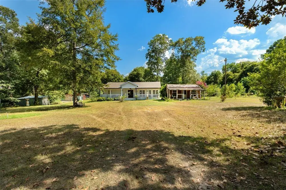 931 Trails End Drive Cleveland, TX 77328