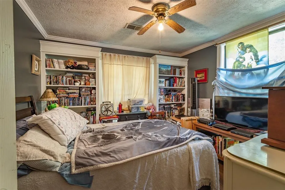 931 Trails End Drive Cleveland, TX 77328