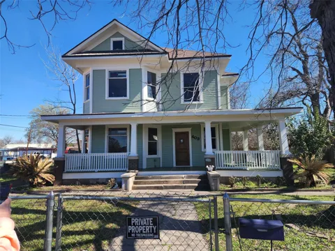 403 Farquhar Street
