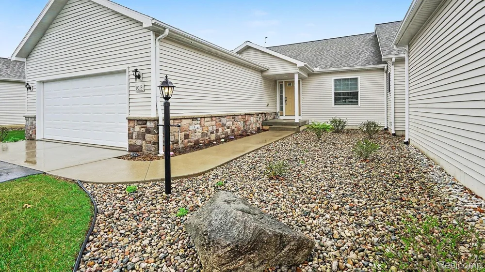 4013 Eastbridge Circle Road Stockbridge Village, MI 49285