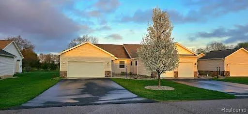 4013 Eastbridge Circle Road Stockbridge Village, MI 49285