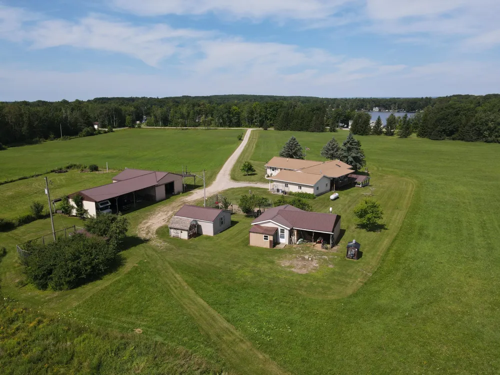 2812 Shoreline Drive Hill Township, MI 48635