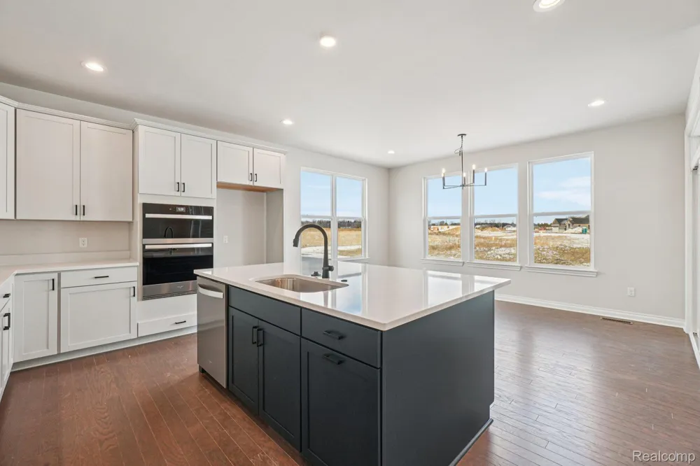 14044 Goike Drive Shelby Charter Township, MI 48315