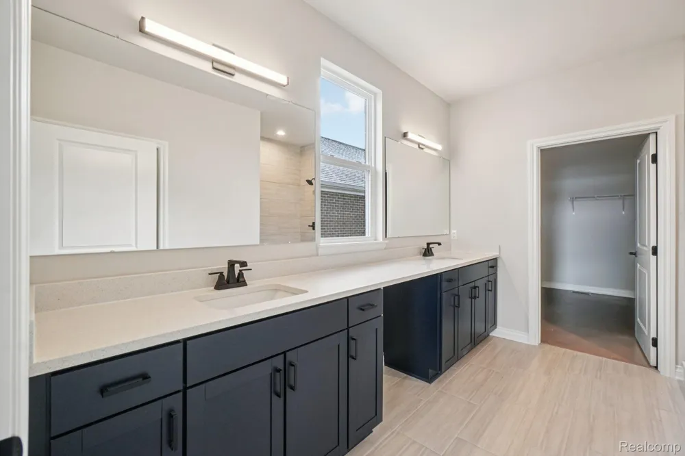 14044 Goike Drive Shelby Charter Township, MI 48315