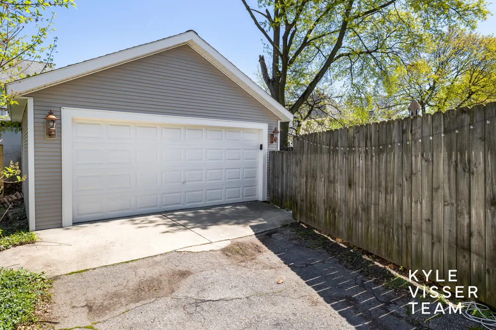 622 Gladstone Drive SE East Grand Rapids City, MI 0
