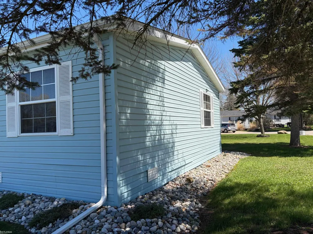 421 Red Pine Drive Genesee Charter Township, MI 48506