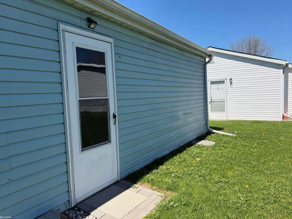 421 Red Pine Drive Genesee Charter Township, MI 48506