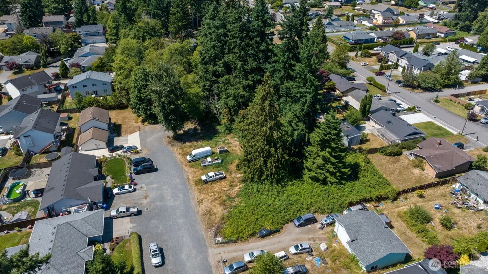 2 xx 106th Street SE Everett, WA 98208