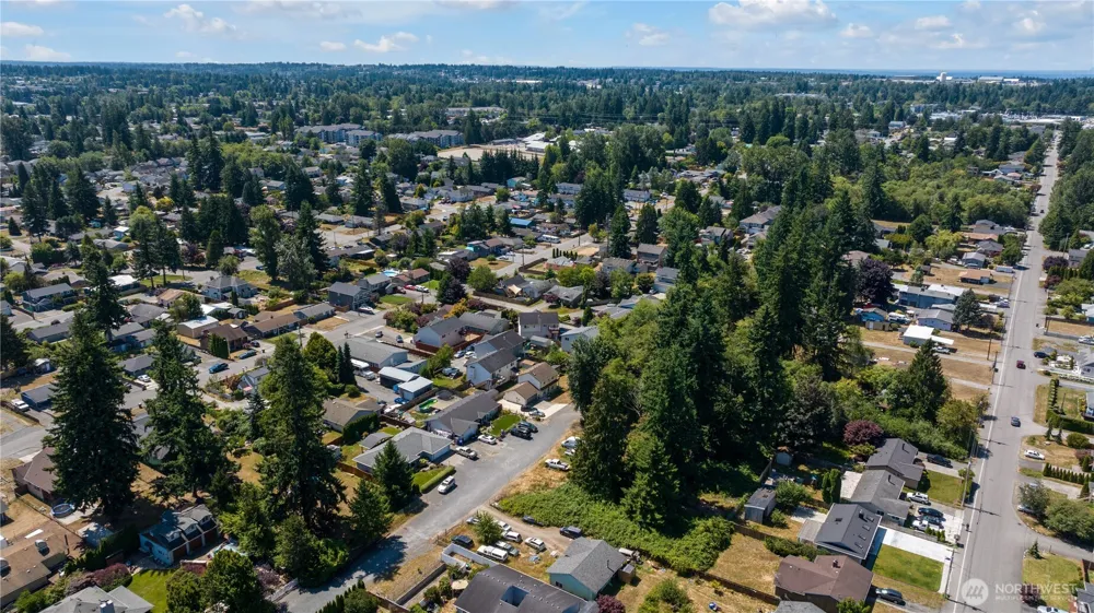 2 xx 106th Street SE Everett, WA 98208