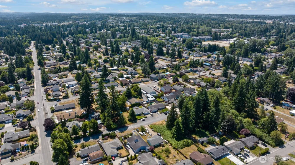2 xx 106th Street SE Everett, WA 98208