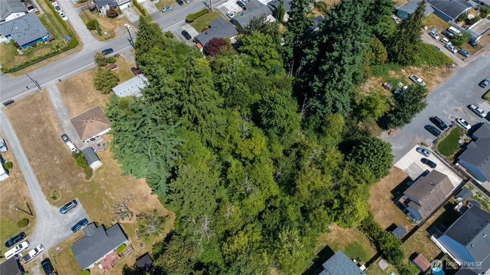 2 xx 106th Street SE Everett, WA 98208