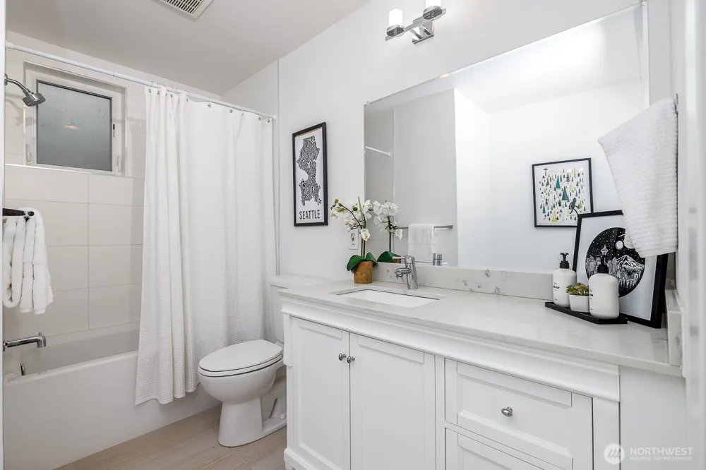 4331 Woodland Park Avenue Seattle, WA 98103