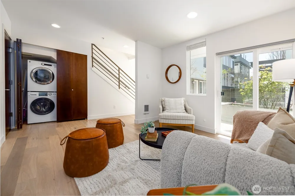 4331 Woodland Park Avenue Seattle, WA 98103