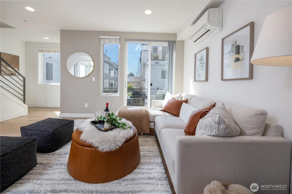 4331 Woodland Park Avenue Seattle, WA 98103