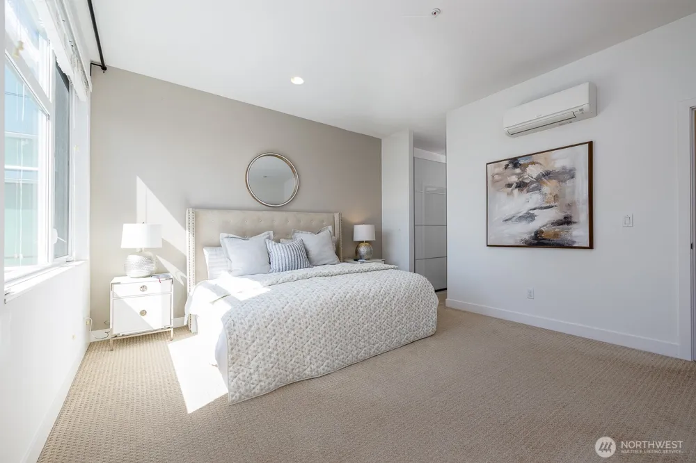 4331 Woodland Park Avenue Seattle, WA 98103