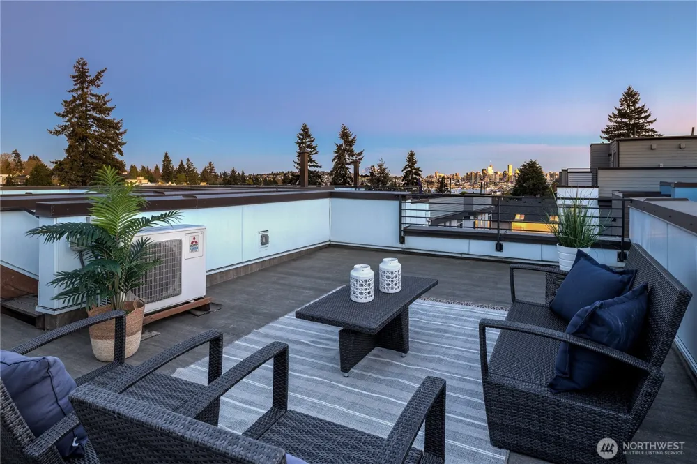 4331 Woodland Park Avenue Seattle, WA 98103