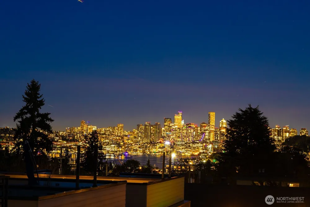 4331 Woodland Park Avenue Seattle, WA 98103