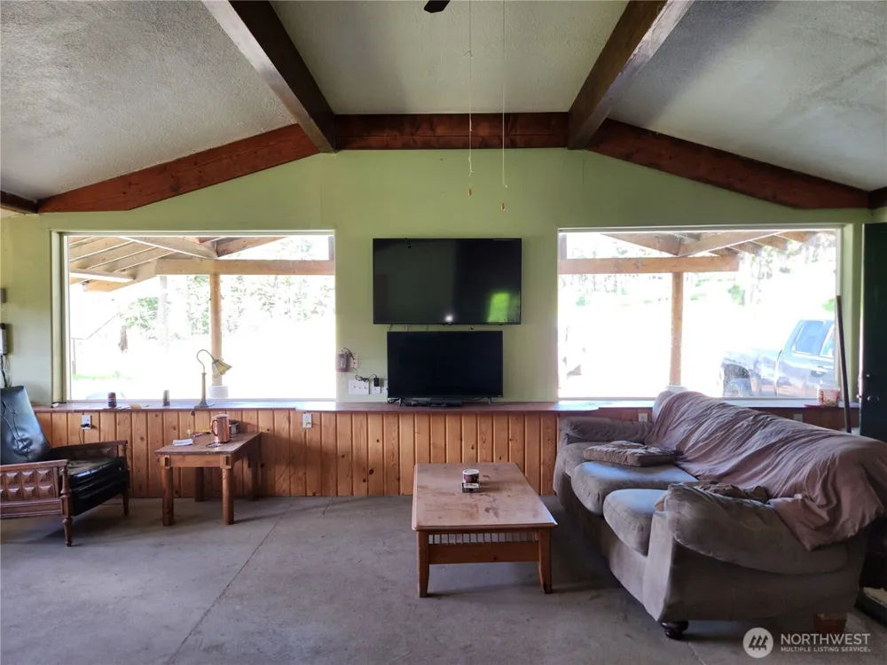 363 Sheridan Road Republic, WA 99166