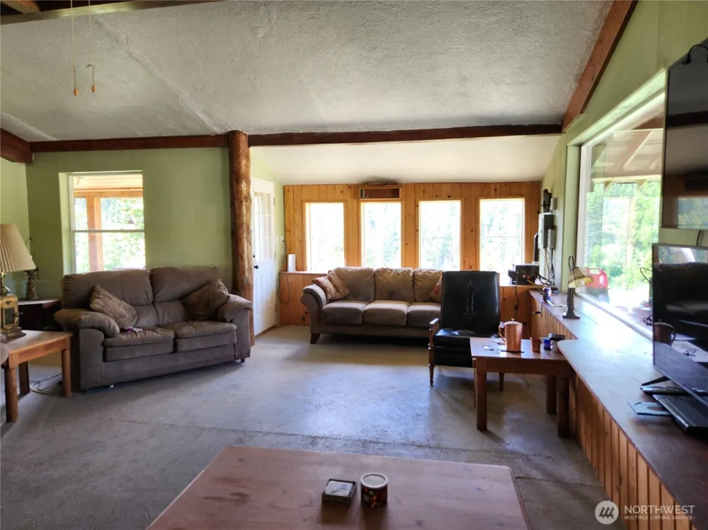 363 Sheridan Road Republic, WA 99166