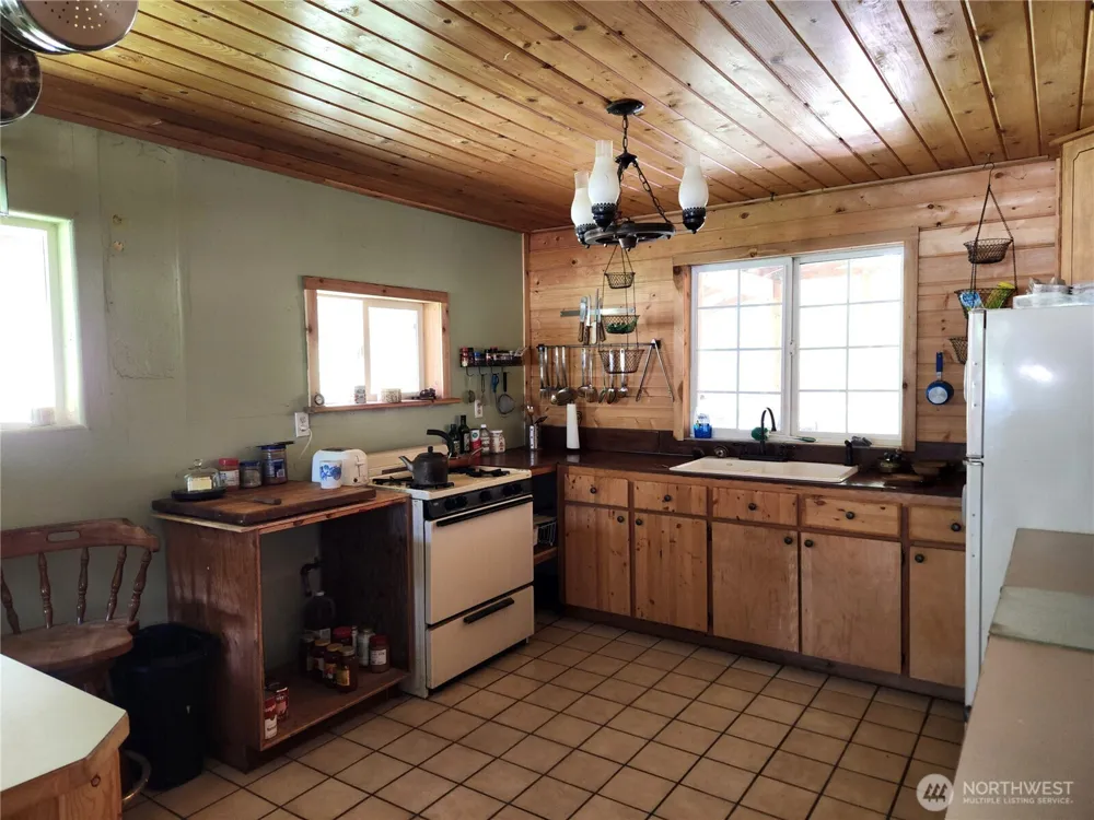 363 Sheridan Road Republic, WA 99166