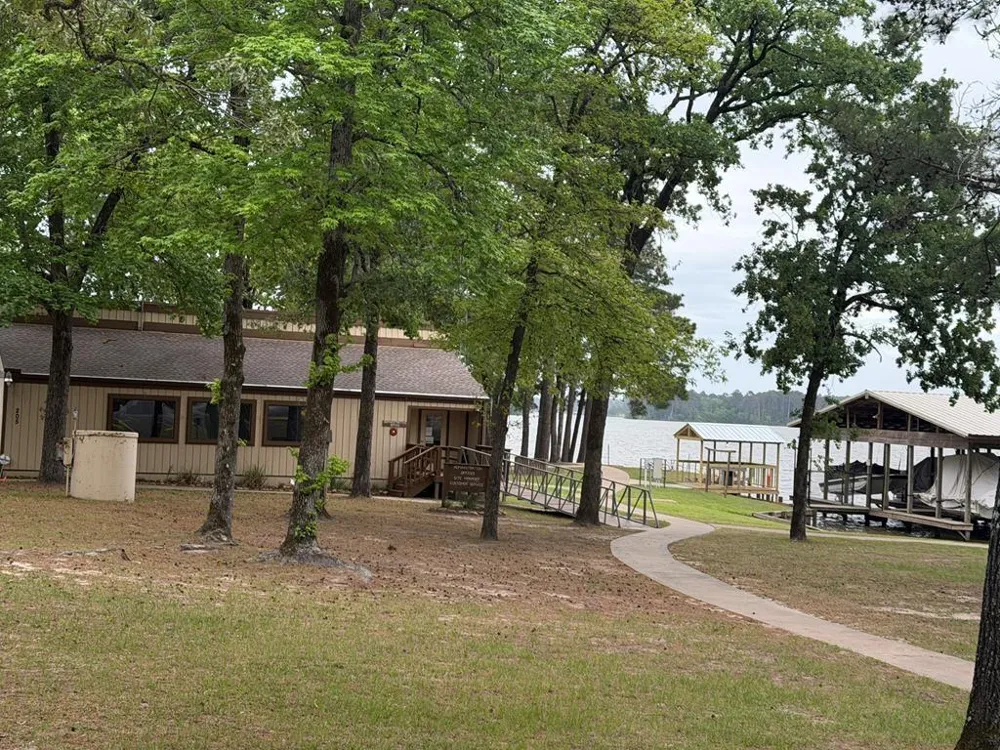 86 E Whippoorwill Trinity, TX 75862