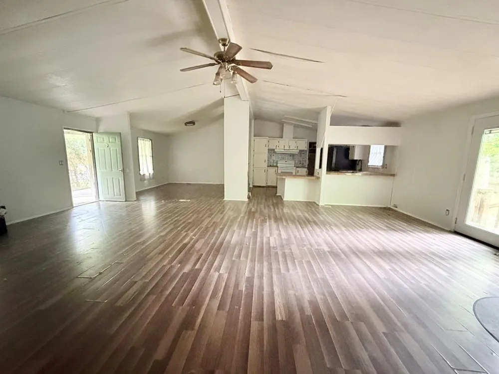 86 E Whippoorwill Trinity, TX 75862