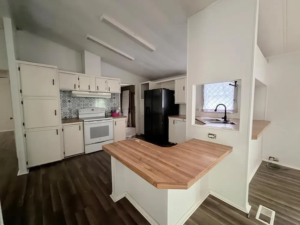 86 E Whippoorwill Trinity, TX 75862