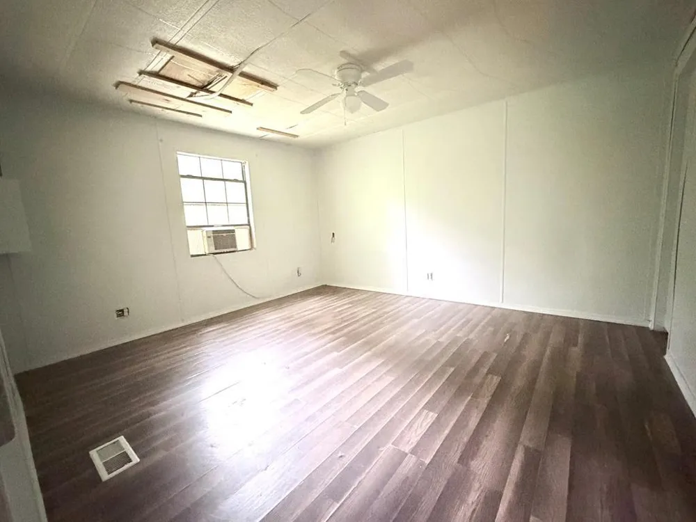 86 E Whippoorwill Trinity, TX 75862