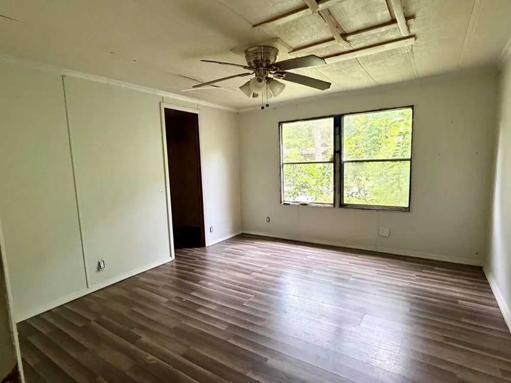 86 E Whippoorwill Trinity, TX 75862
