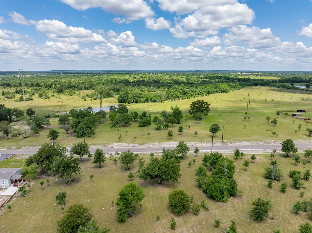 6757 Atakapan Trail Bedias, TX 77831