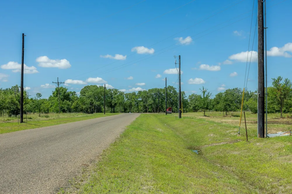 6593 Atakapan Trail Bedias, TX 77831