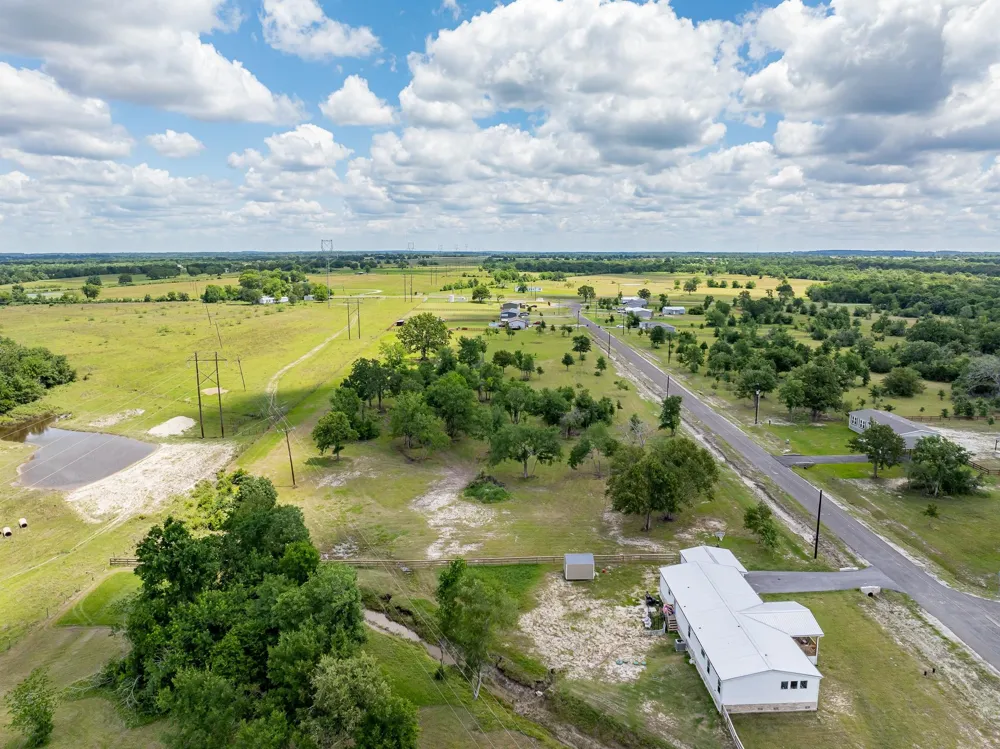 6731 Atakapan Trail Bedias, TX 77831