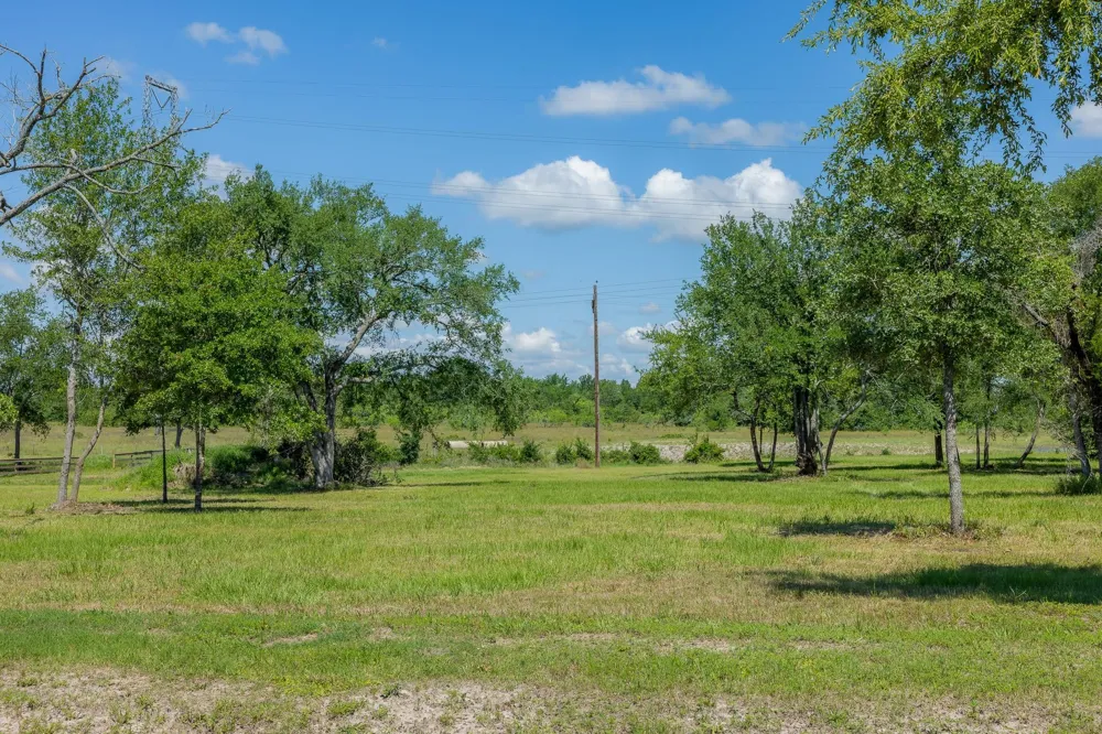 6705 Atakapan Trail Bedias, TX 77831