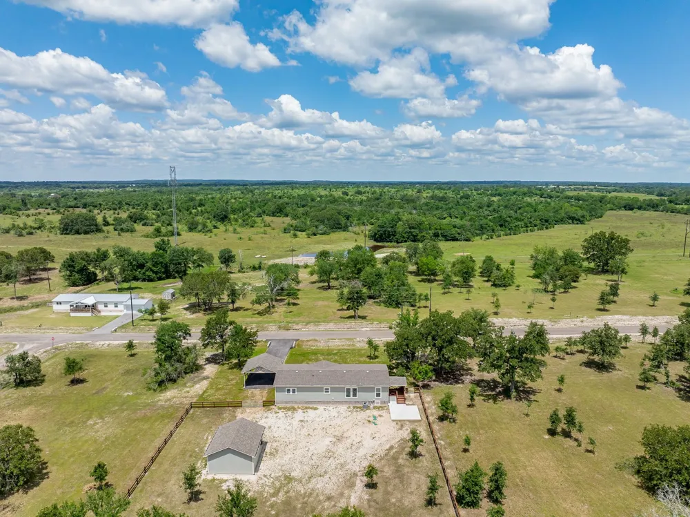 6705 Atakapan Trail Bedias, TX 77831
