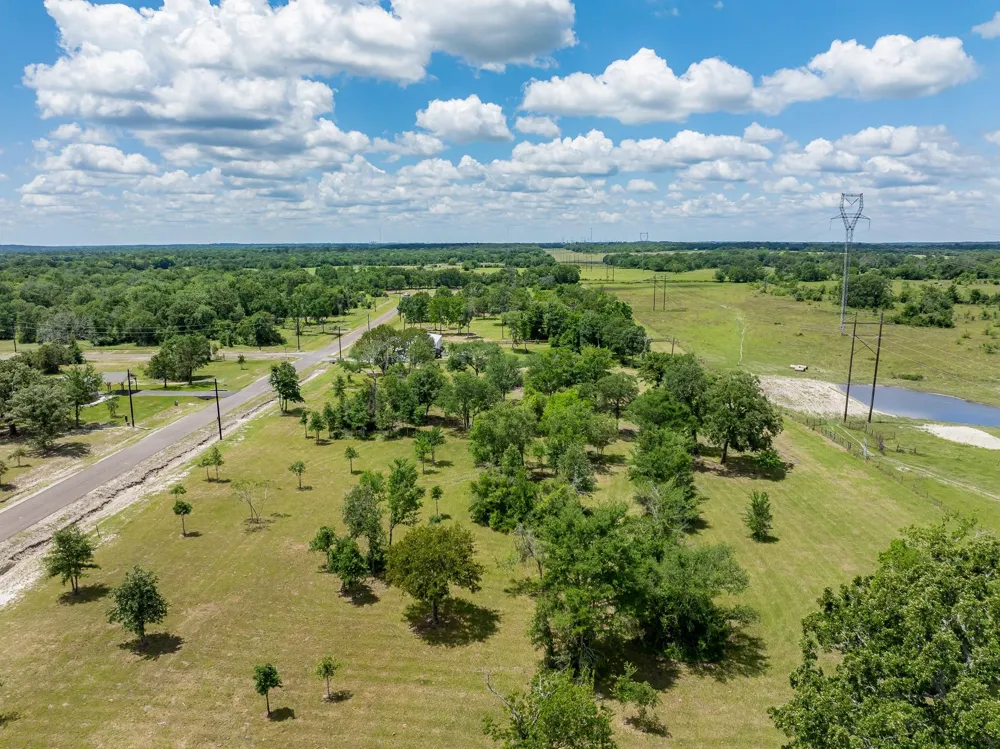 6705 Atakapan Trail Bedias, TX 77831