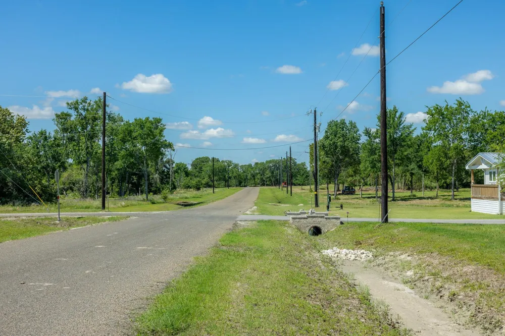 6681 Atakapan Trail Bedias, TX 77831