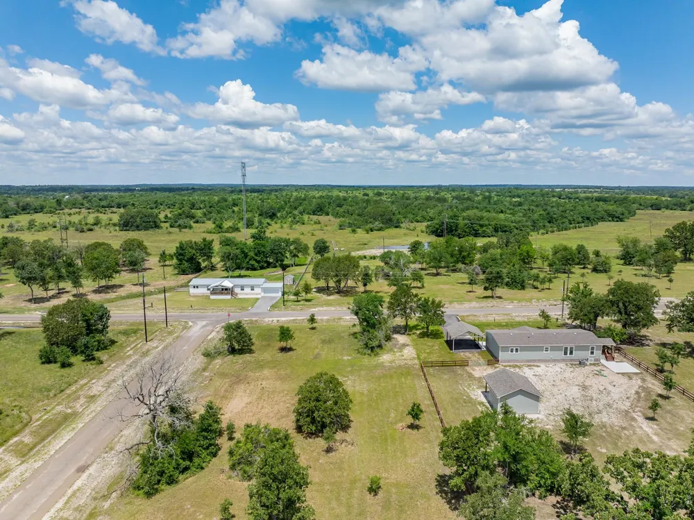 6681 Atakapan Trail Bedias, TX 77831