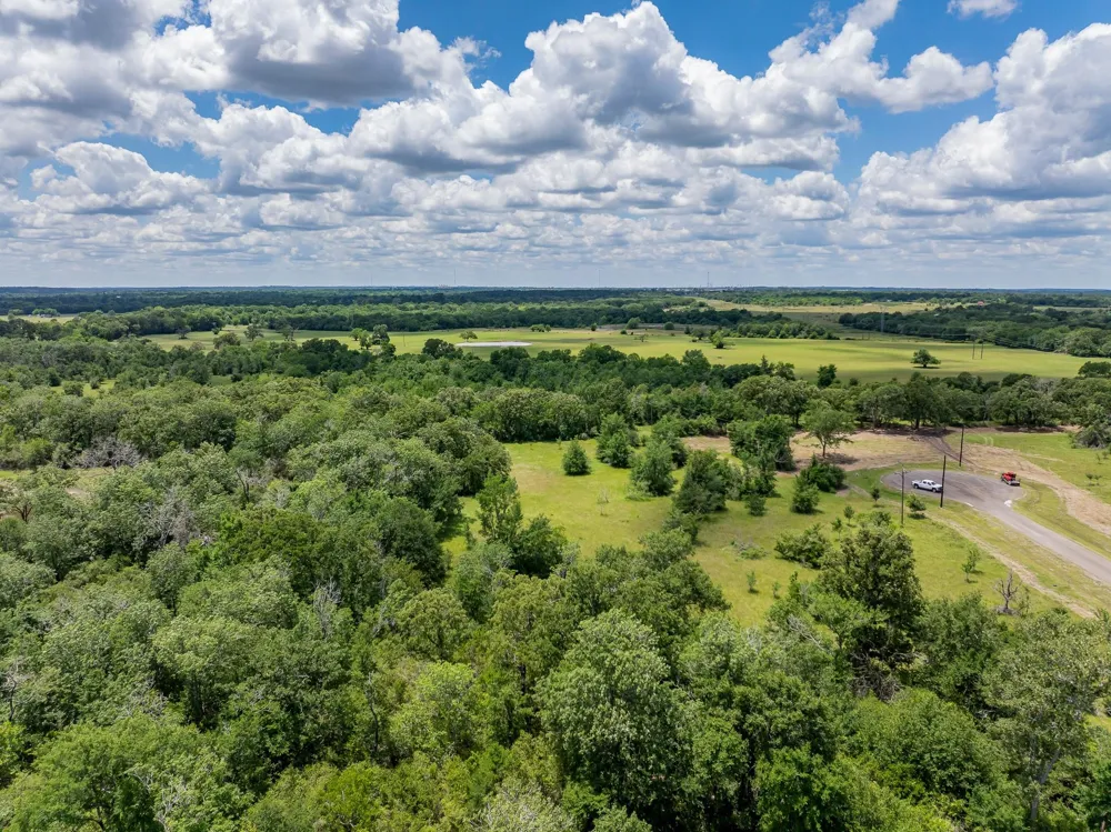 6512 Atakapan Trail Bedias, TX 77831