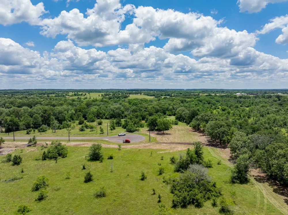 6512 Atakapan Trail Bedias, TX 77831