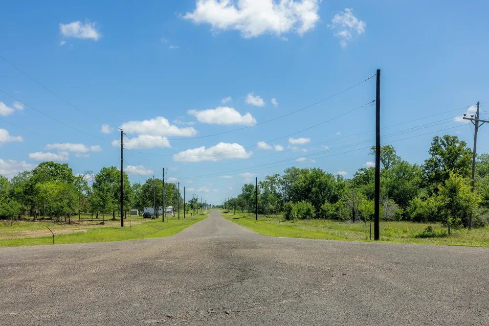 6549 Atakapan Trail Bedias, TX 77831