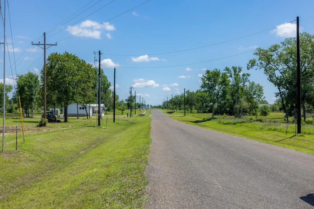 6549 Atakapan Trail Bedias, TX 77831