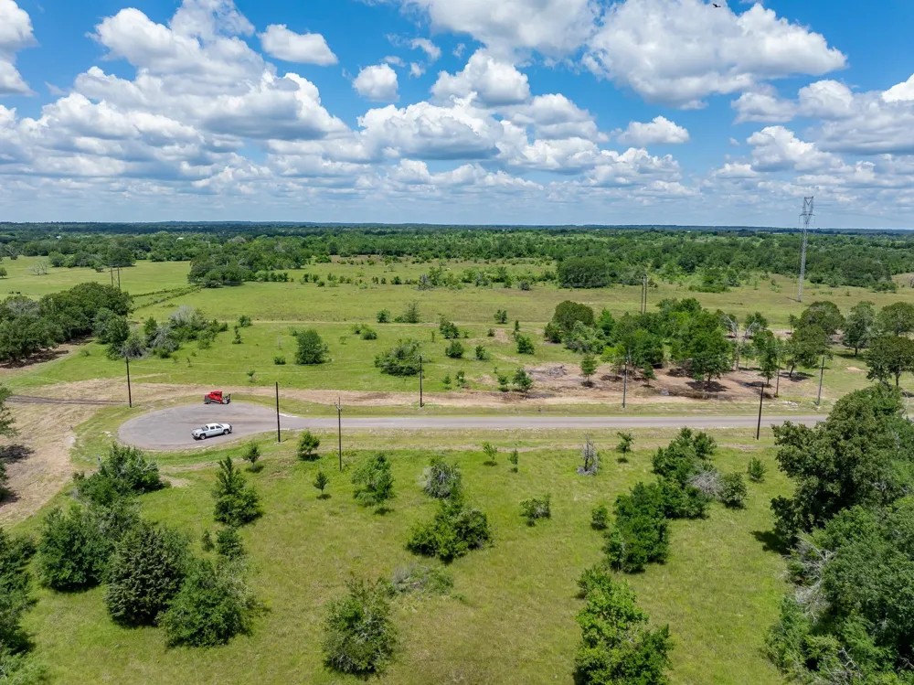 6549 Atakapan Trail Bedias, TX 77831