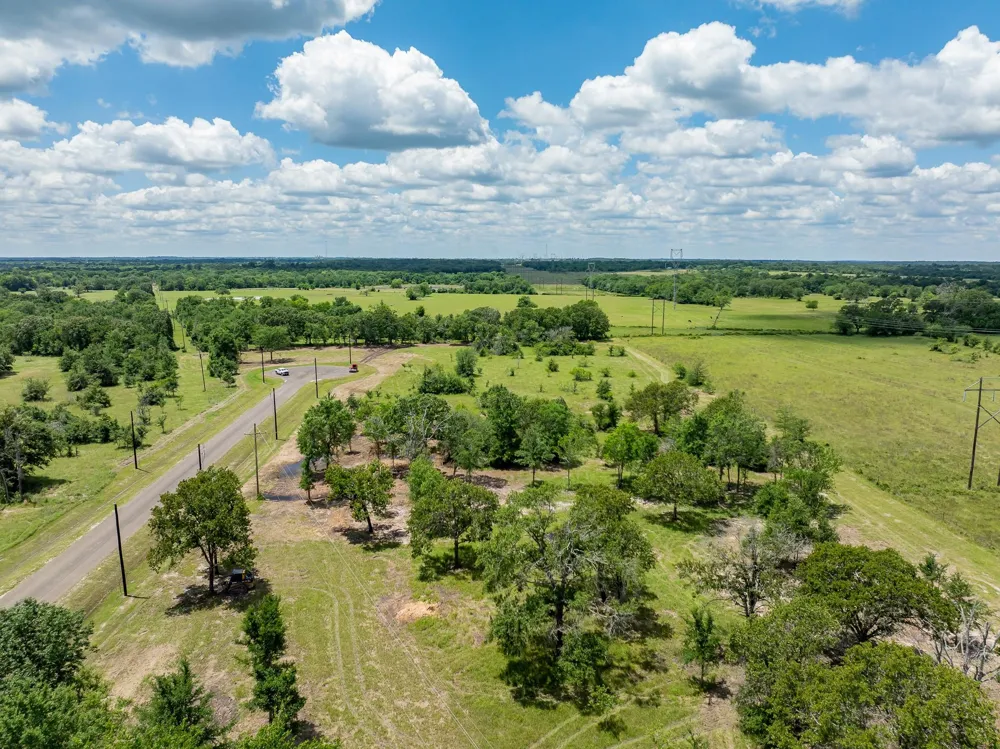 6549 Atakapan Trail Bedias, TX 77831