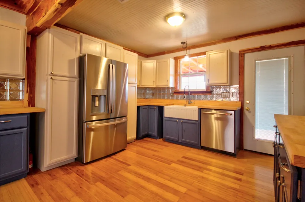 8653 State Hwy 16 Llano, TX 78643