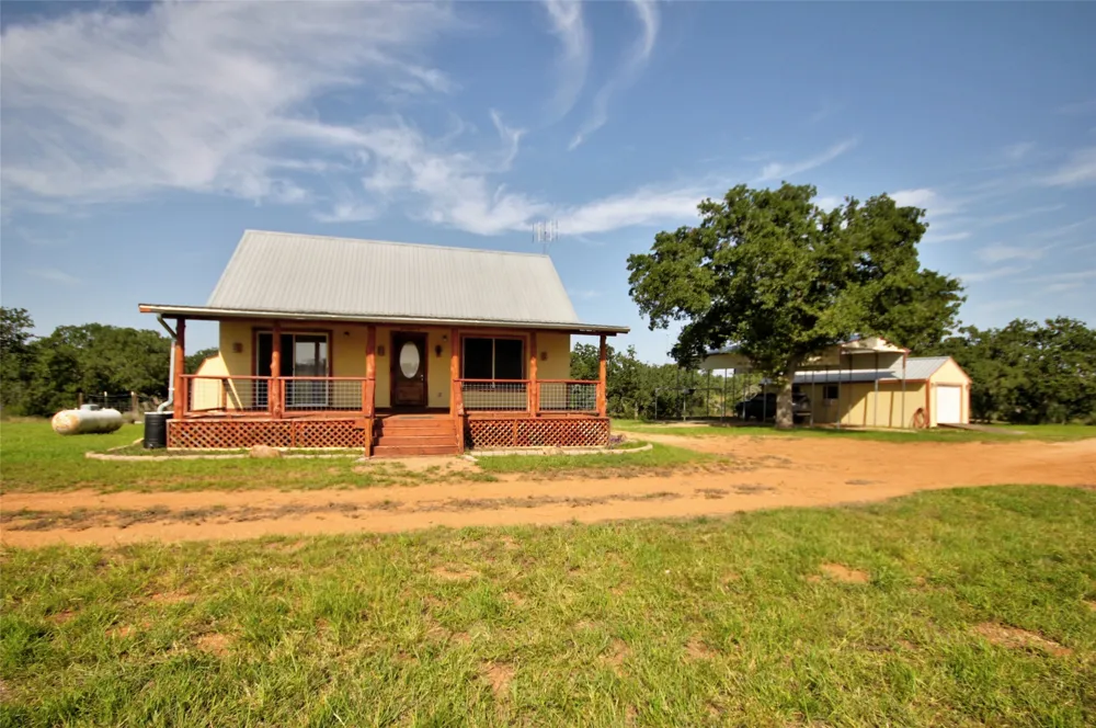 8653 State Hwy 16 Llano, TX 78643
