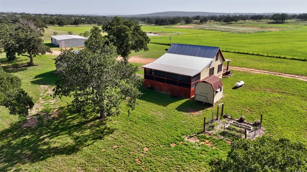 8653 State Hwy 16 Llano, TX 78643