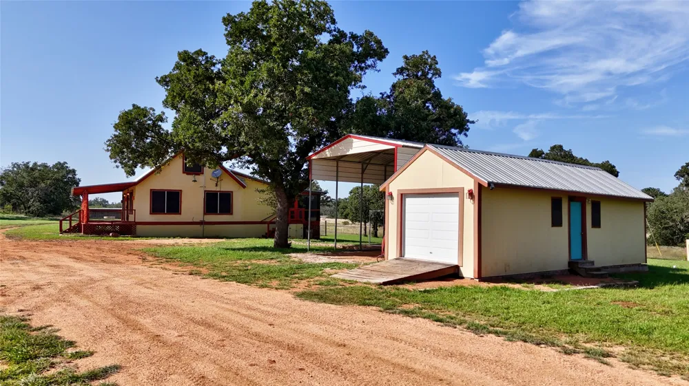 8653 State Hwy 16 Llano, TX 78643