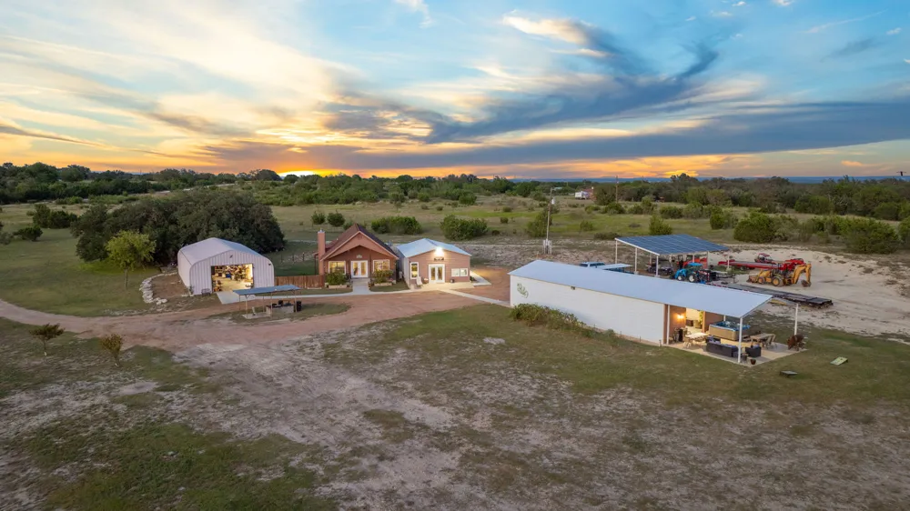 397 Private Road 3072 Lampasas, TX 76550